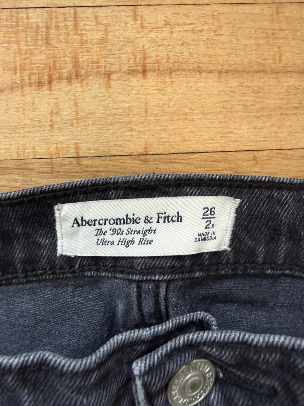 Abercrombie 90’s Straight Ultra High-Rise Jeans - Picture 3 of 3